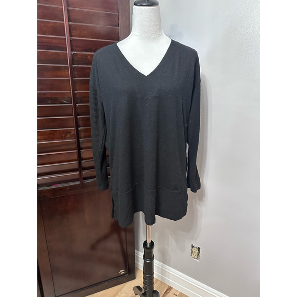 Vince Camuto Sweaters - Vince Camuto Womens Casual Top Black Long Sleeve V Neck Knit M New